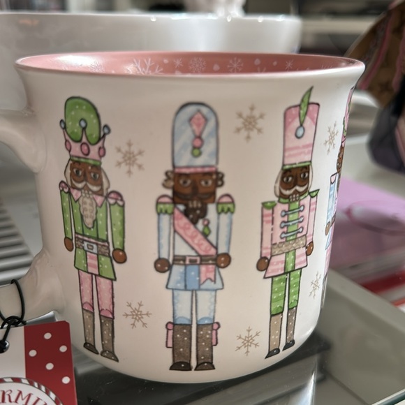 Peppermint & pine pink christmas mug with nutcrackers - Picture 3 of 3